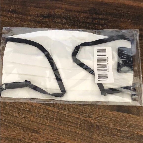 FRE ANTIBACTERIAL MASK - Picture 3 of 6